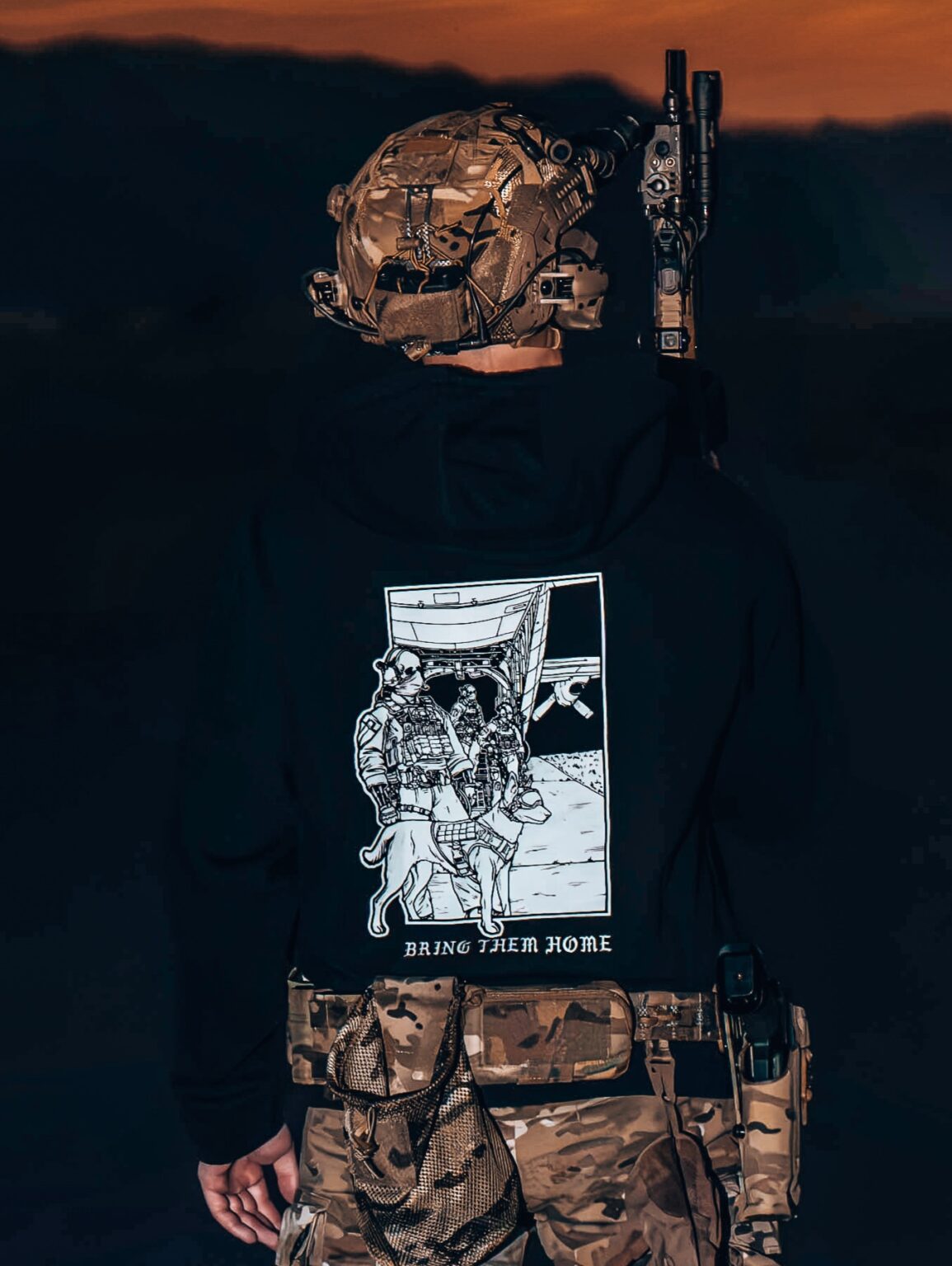 20240605_094558.jpg Bring Them Home Hoodie, vêtement militaire signé The Trace