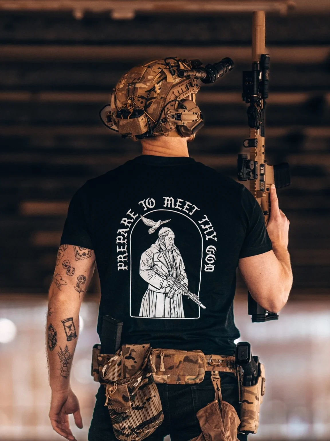 Collection de vêtements The Trace avec le pape armé et la mention prepare to meet thy god