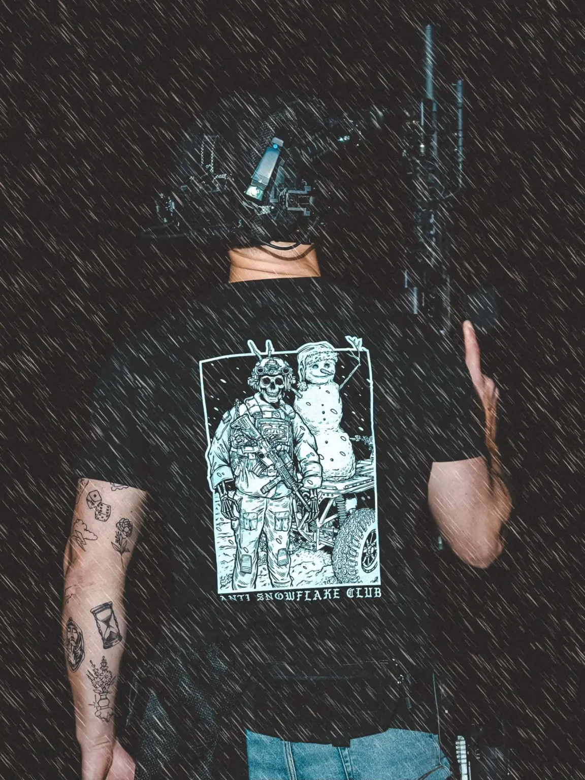 anti-Snowflake-design-black-shirt_2 the trace apparel collection featuring a design with a military operator standing next to a snowman with a text saying anti snow flake club