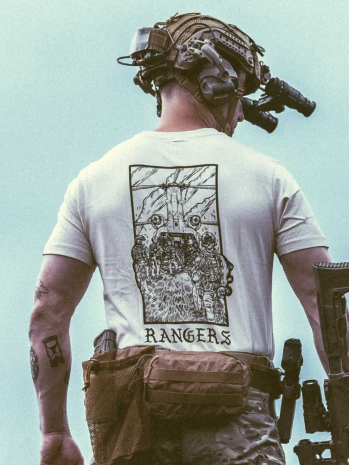 rangers-shirt-sand the trace apparel collection featuring rangers boarding a chinook